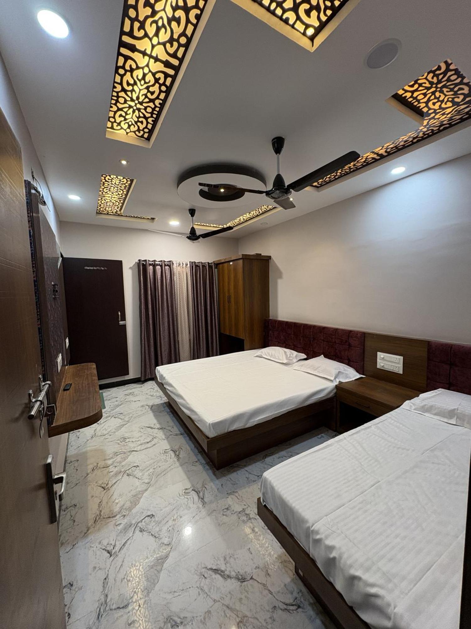 Shree Trilokeshwar Guest House Ujjain Exterior photo